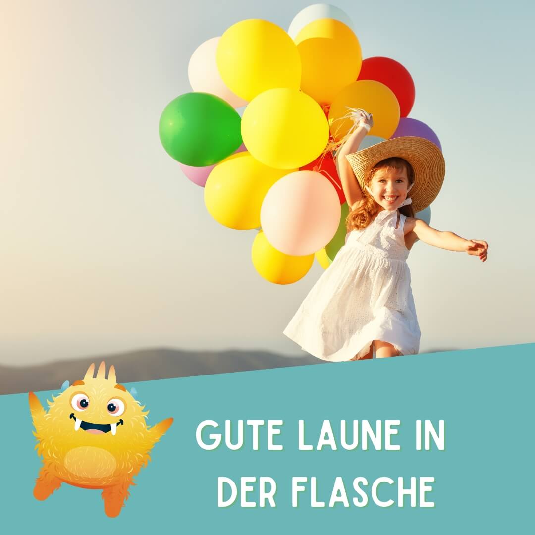 Fröhliches Kind mit vielen Luftballons in der Hand und gelben Monster Sunny im Vordergrund