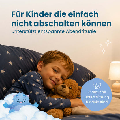 Kind kuschelt abends mit Teddy im Bett, pflanzliche Unterstützung für das Abendritual